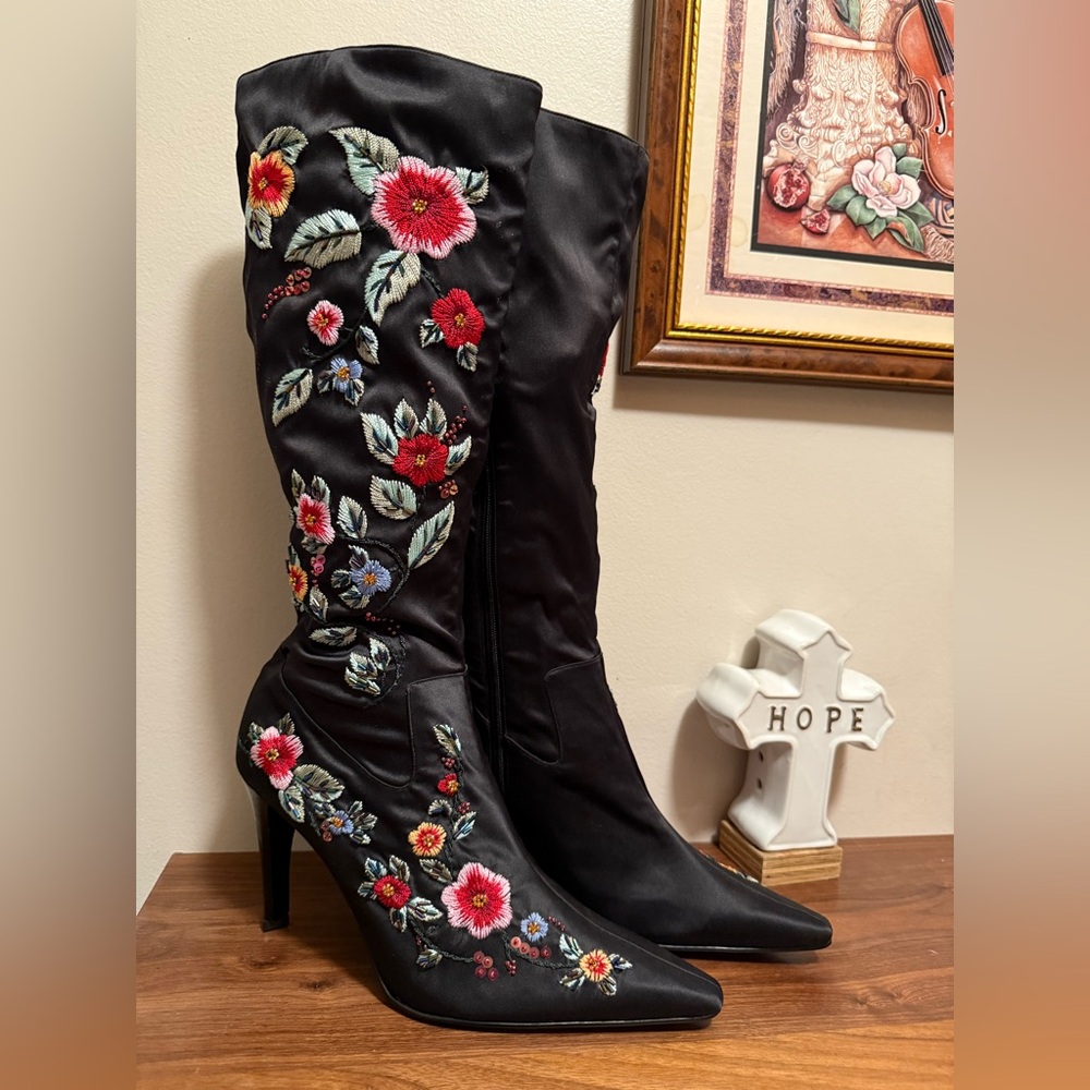 Black satin Floral Embroidered sequin Heeled Boots size 10